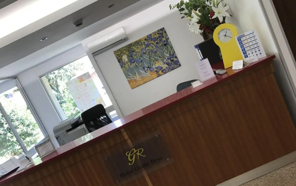 Front desk Photo