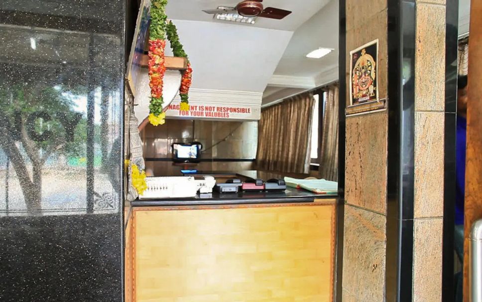 Front desk Photo