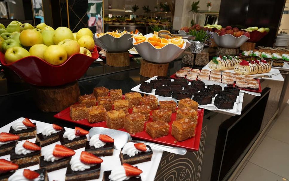 Buffet Photo