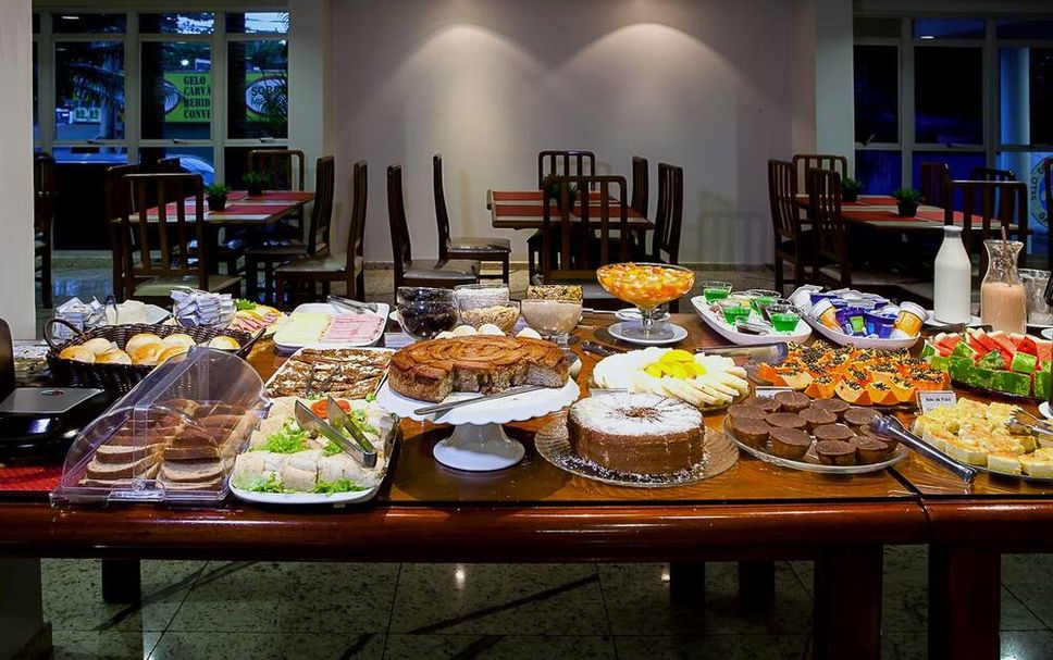 Buffet Photo